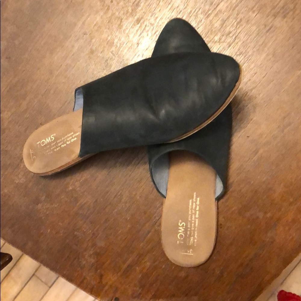 TOMS Jutti Black Leather Mules - Pointed Toe Flats